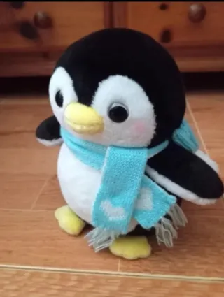 Pingüino de peluche con gorro y bufanda (NUEVO!)