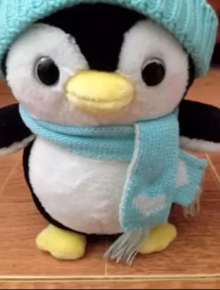 Pingüino de peluche con gorro y bufanda (NUEVO!)