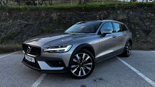 Volvo V60 Cross Country D4 AWD aut | incl.Garantia