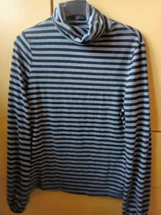 Maglione a collo alto a righe