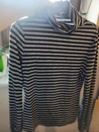 Maglione a collo alto a righe