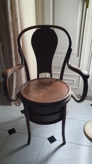 Silla retrete antigua de madera