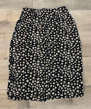 Falda floral con abertura