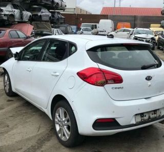 Kia 382205 faro antiniebla izquierdo 92201a2l ceed
