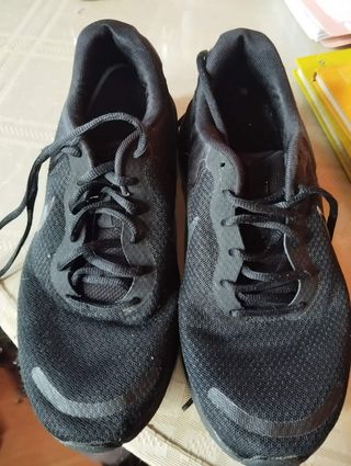 Tenis Nike Talla 43 Negros