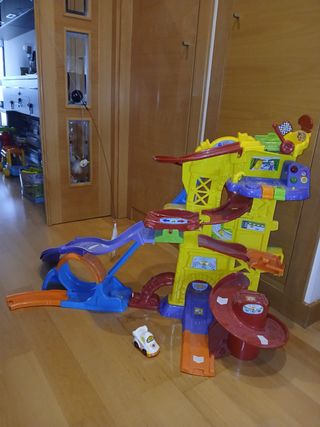 Circuito de coches y garaje VTech