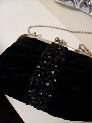 Pochette da sera nera con catena