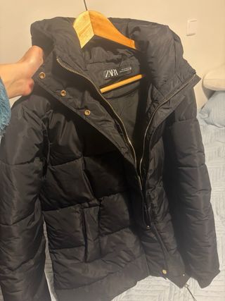 Abrigo acolchado Zara negro mujer