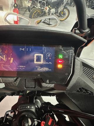 HONDA CB 500 X DEL AÑO 2022 !!! MUY POCO USO !!!