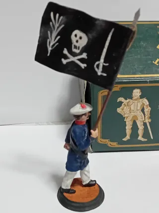 Soldado de plomo Mundiart con bandera carlista