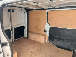 Furgoneta  nissam 300