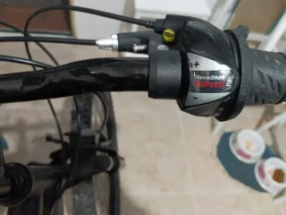 Bicicleta de montaña negra