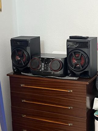 Altavoces LG Negros