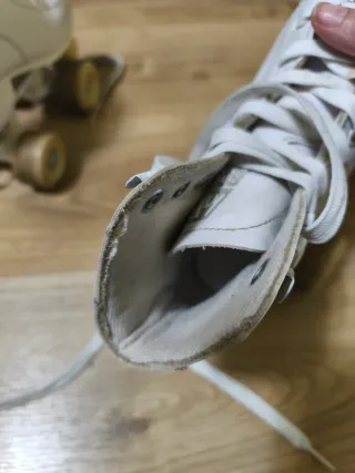 Patines blancos niña 4 ruedas.  Talla 31