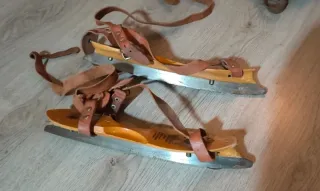 Par de patines de hielo vintage