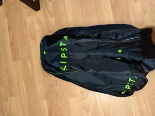 Lote zapatillas fútbol, espinilleras y bolsa