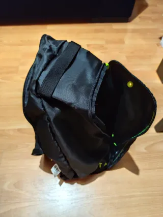 Lote zapatillas fútbol, espinilleras y bolsa