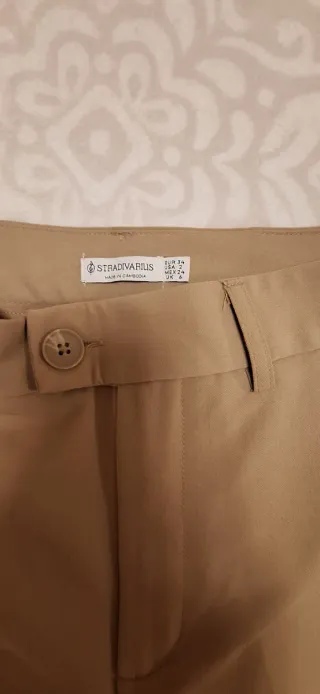 Pantalón tela Stradivarius beige
