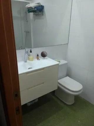 Se alquila habitación en Cornellá.