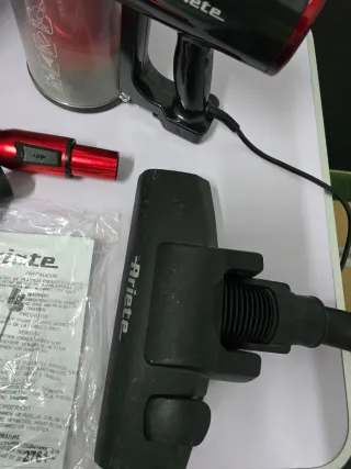 Aspirador Escoba Ariete 2 en 1 600W
