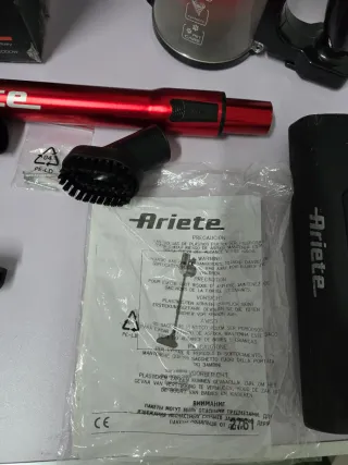 Aspirador Escoba Ariete 2 en 1 600W