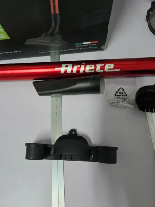 Aspirador Escoba Ariete 2 en 1 600W