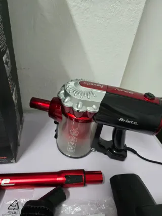 Aspirador Escoba Ariete 2 en 1 600W