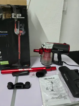 Aspirador Escoba Ariete 2 en 1 600W
