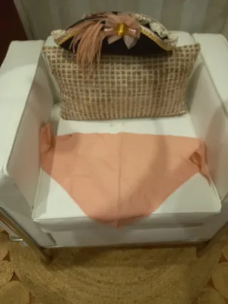 Elegante disfraz pirata rosa y dorado