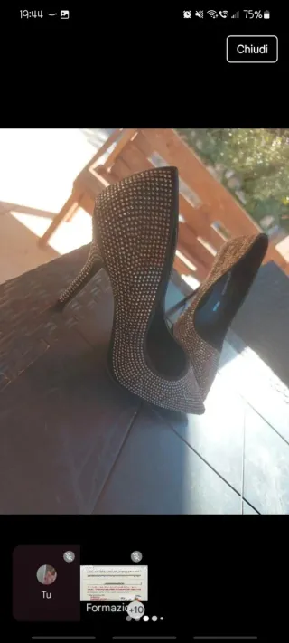 Décolleté con strass