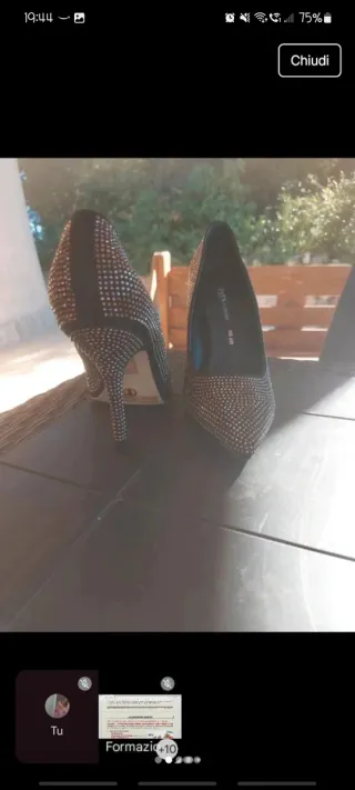 Décolleté con strass