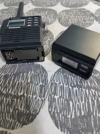 Walkie Yaesu FT-23 2m FM Transceiver con accesorio