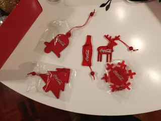 Lote 25 adornos y bolas Navideñas.