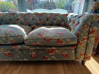 Sofá Chesterfield 2 Plazas Flores