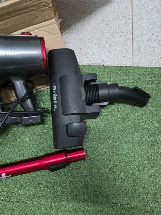 Aspirador Escoba Ariete ROTO PARA PIEZAS