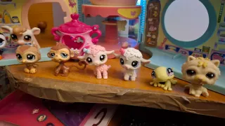 Casa Petshop Articulada con 8 Muñecos