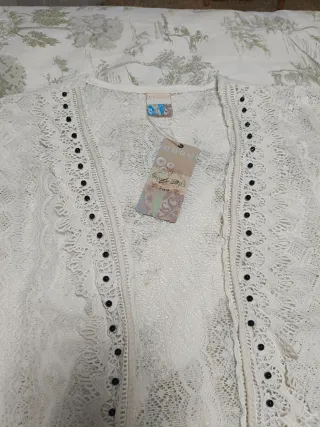 Caftán blanco de encaje