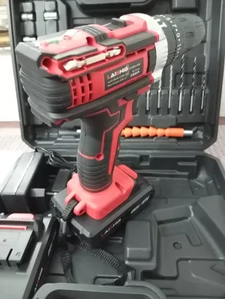 TALADRO ATORNILLADOR MULTIFUNCIONAL 2 BATERÍAS.