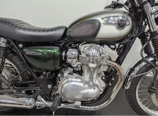 Kawasaki W800 · 2011 · 42.262 km