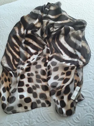 Sciarpa Valentino in pura seta