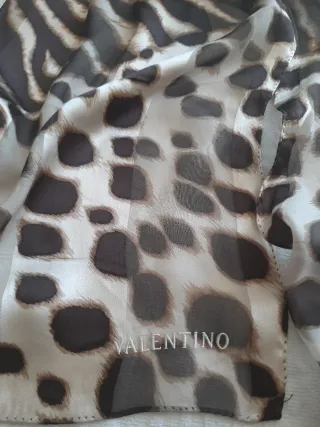 Sciarpa Valentino in pura seta