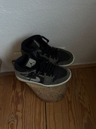 Nike Jordan 1 High Negro Gris