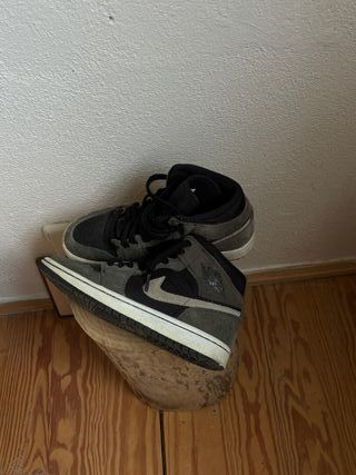 Nike Jordan 1 High Negro Gris