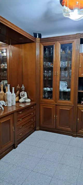 Mueble de comedor rinconero .Regalo las lamparas