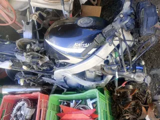 Motor Kawasaki 600zzr para piezas o algún invento