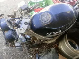 Motor Kawasaki 600zzr para piezas o algún invento