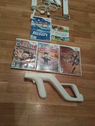 Consola Nintendo Wii + 2 Mandos + 5 Juegos