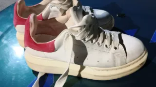 Scarpe Alexander McQueen bianche e rosse