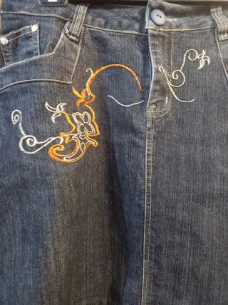 Falda vaquera bordada talla XL