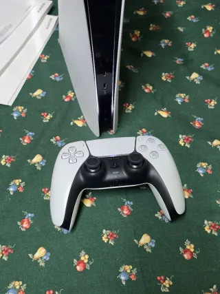 Playstation 5 Slim Digital + FIFA 26